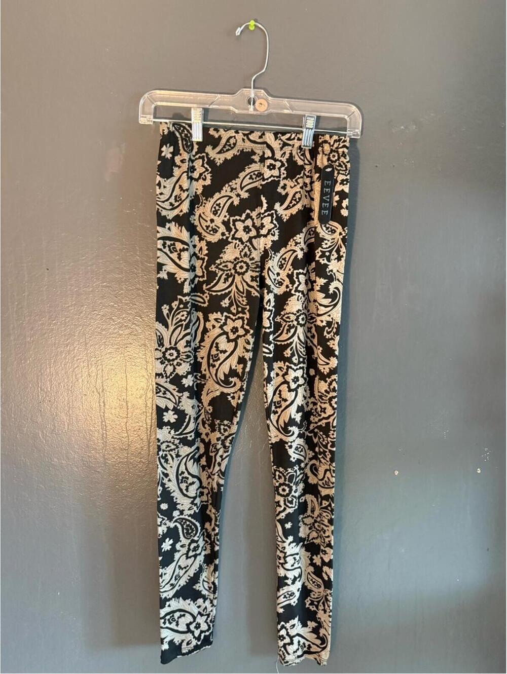 Eevee Women's Black and Cream Paisley Ankle Leggings - One Size, New With Tags